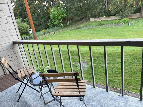 6051 137th Avenue NE 336, Redmond WA 98052