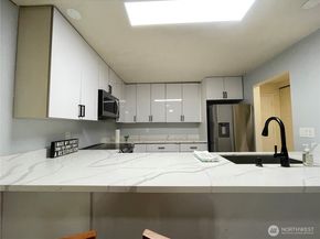 6051 137th Avenue NE 336, Redmond WA 98052
