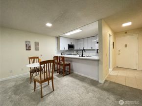 6051 137th Avenue NE 336, Redmond WA 98052