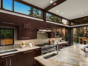 10314 SE 25th Street, Bellevue WA 98004