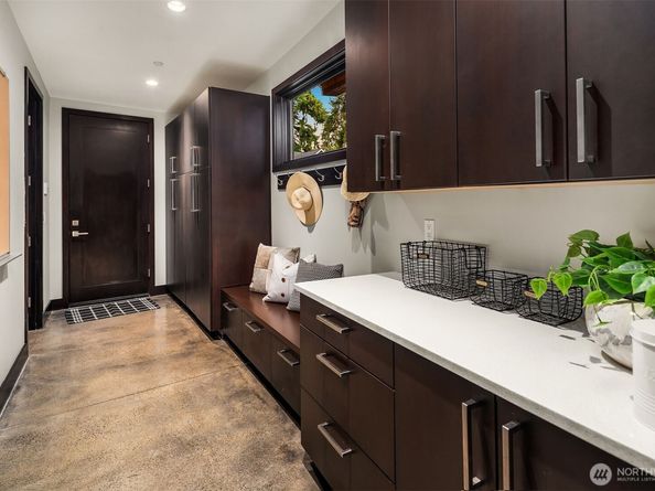 10314 SE 25th Street, Bellevue WA 98004