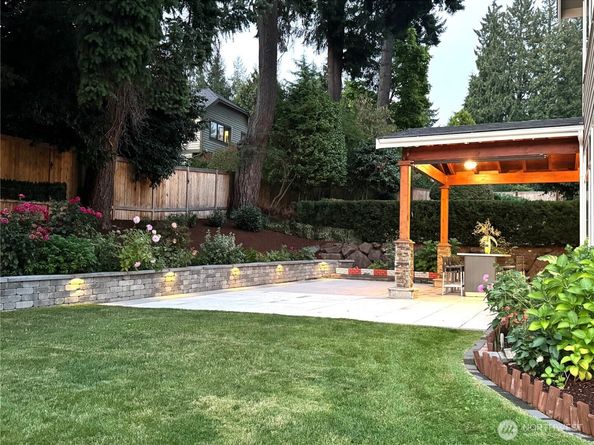 2312 108th Avenue SE, Bellevue WA 98004