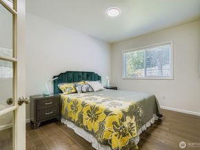 2312 108th Avenue SE, Bellevue WA 98004