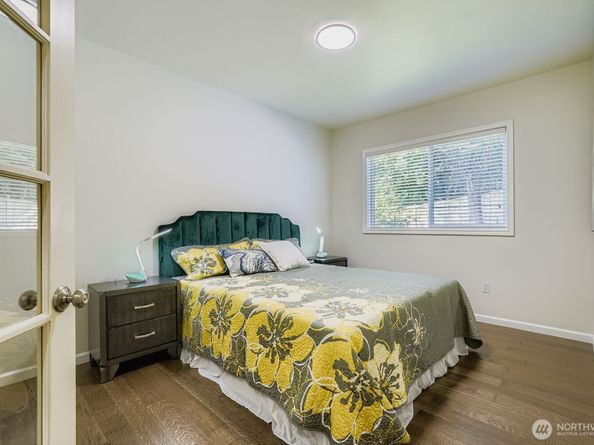 2312 108th Avenue SE, Bellevue WA 98004