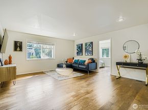 2312 108th Avenue SE, Bellevue WA 98004