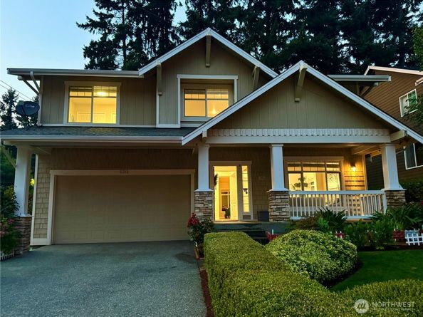 2312 108th Avenue SE, Bellevue WA 98004