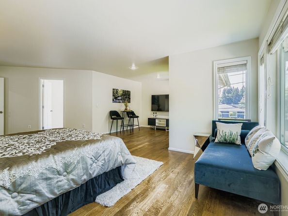 2312 108th Avenue SE, Bellevue WA 98004
