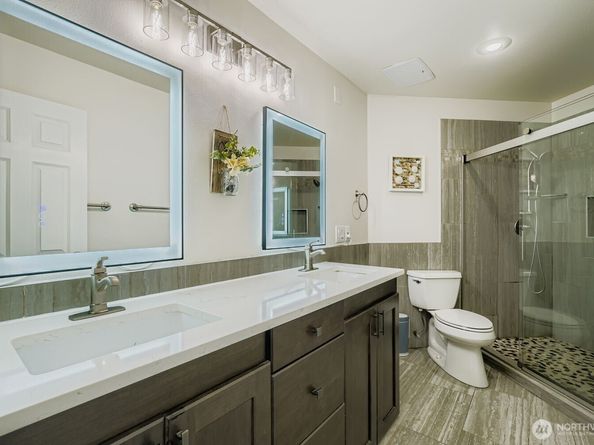 2312 108th Avenue SE, Bellevue WA 98004