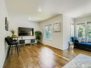 2312 108th Avenue SE, Bellevue WA 98004