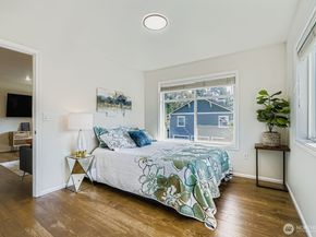 2312 108th Avenue SE, Bellevue WA 98004