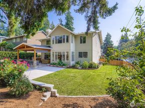 2312 108th Avenue SE, Bellevue WA 98004