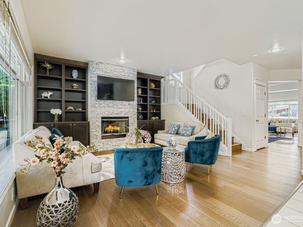2312 108th Avenue SE, Bellevue WA 98004