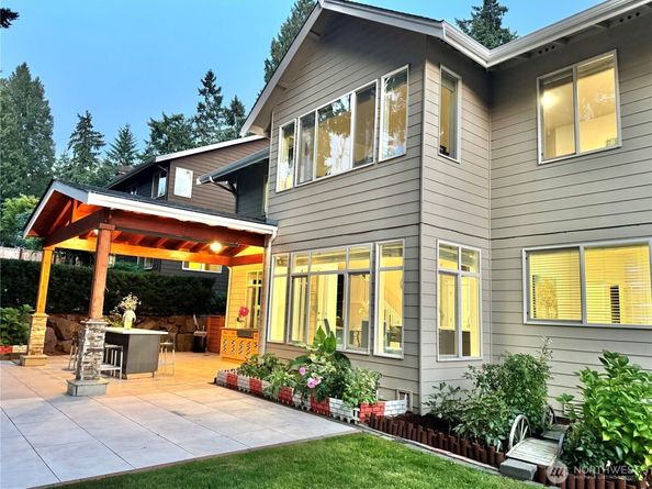 2312 108th Avenue SE, Bellevue WA 98004