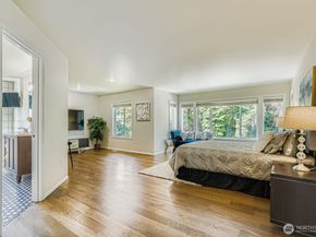 2312 108th Avenue SE, Bellevue WA 98004