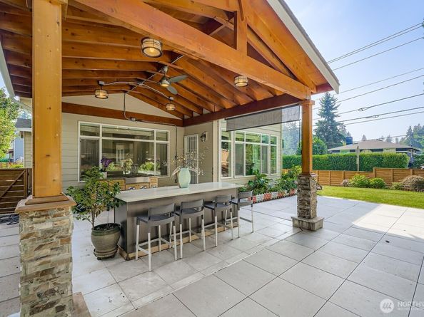 2312 108th Avenue SE, Bellevue WA 98004