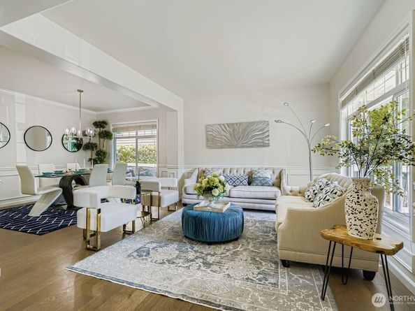 2312 108th Avenue SE, Bellevue WA 98004
