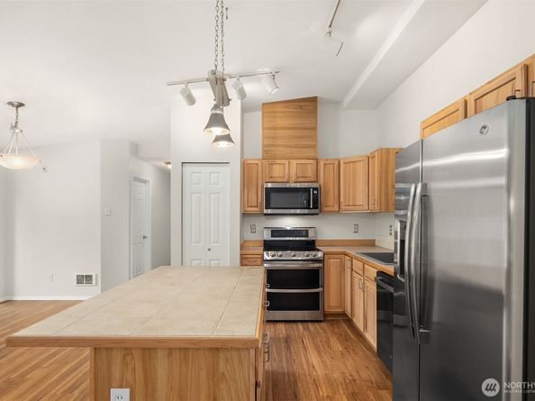14335 Simonds Road NE A203, Kirkland WA 98034