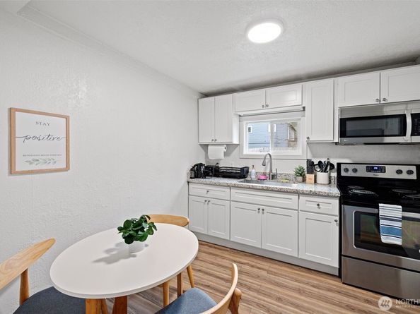 1103 N Wycoff Avenue A, Bremerton WA 98312