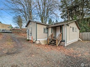1103 N Wycoff Avenue A, Bremerton WA 98312