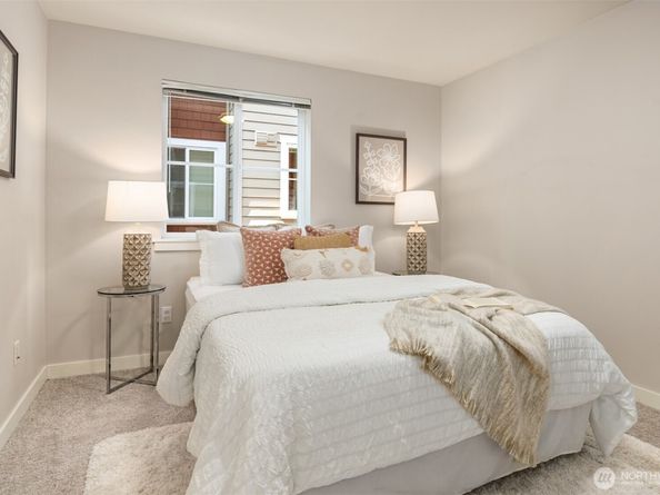 209 18th Avenue E B, Seattle WA 98112