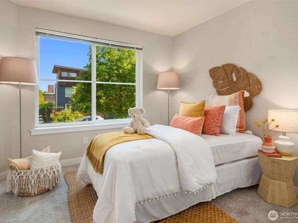 209 18th Avenue E B, Seattle WA 98112