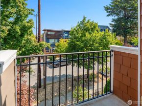 209 18th Avenue E B, Seattle WA 98112