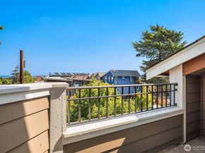 209 18th Avenue E B, Seattle WA 98112