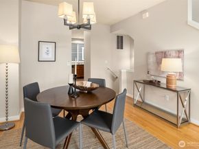 209 18th Avenue E B, Seattle WA 98112