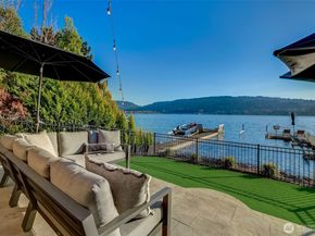 4013 E Lake Sammamish Shore Lane, Sammamish WA 98075