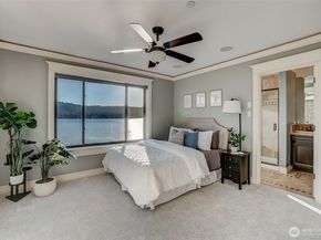 4013 E Lake Sammamish Shore Lane, Sammamish WA 98075