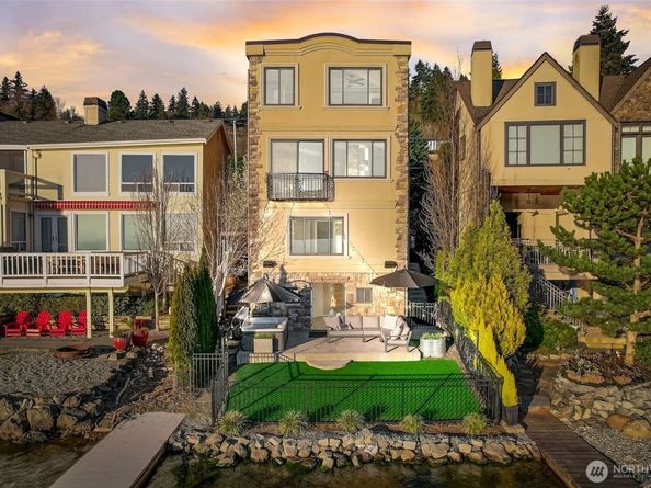 4013 E Lake Sammamish Shore Lane, Sammamish WA 98075