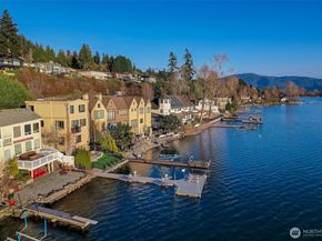 4013 E Lake Sammamish Shore Lane, Sammamish WA 98075