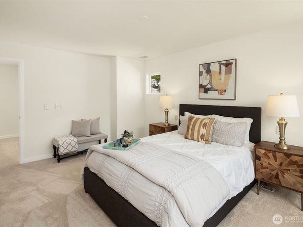 746 239th Lane SE, Sammamish WA 98074