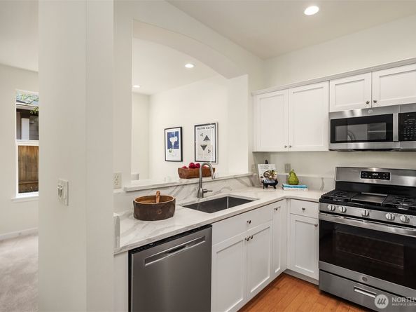 746 239th Lane SE, Sammamish WA 98074