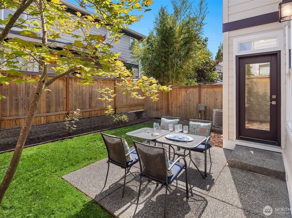 746 239th Lane SE, Sammamish WA 98074