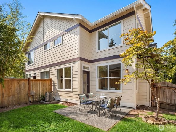 746 239th Lane SE, Sammamish WA 98074