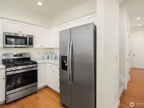 746 239th Lane SE, Sammamish WA 98074