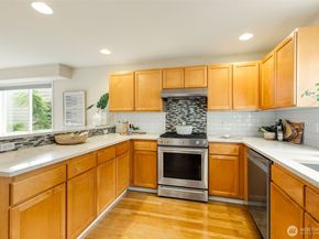 11209 Greenwood Avenue N A, Seattle WA 98133