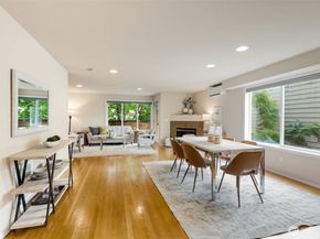 11209 Greenwood Avenue N A, Seattle WA 98133