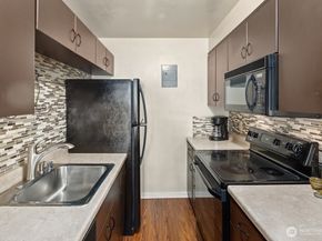 1800 Taylor Avenue N 206, Seattle WA 98109
