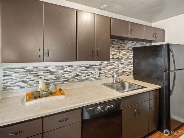 1800 Taylor Avenue N 206, Seattle WA 98109
