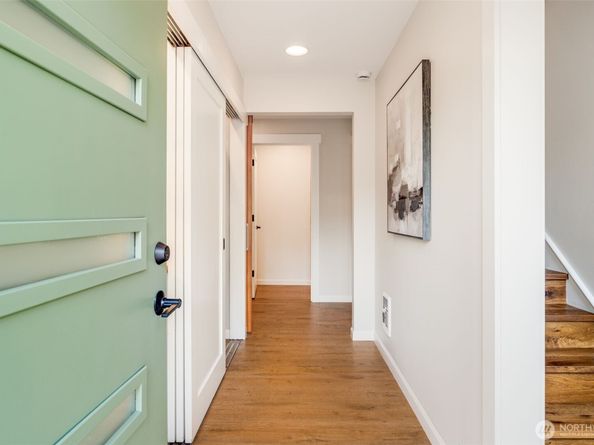 9015 Burke Avenue N, Seattle WA 98103