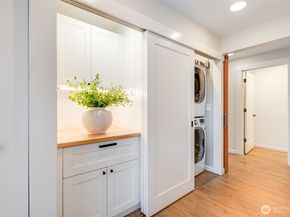 9015 Burke Avenue N, Seattle WA 98103