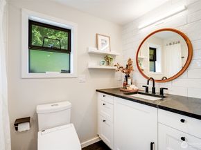 9015 Burke Avenue N, Seattle WA 98103
