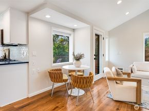 9015 Burke Avenue N, Seattle WA 98103