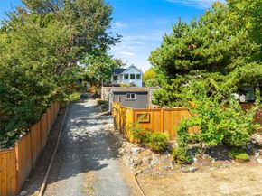 9015 Burke Avenue N, Seattle WA 98103
