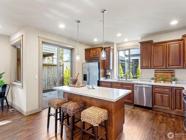 553 SE Andrews Street B, Issaquah WA 98027