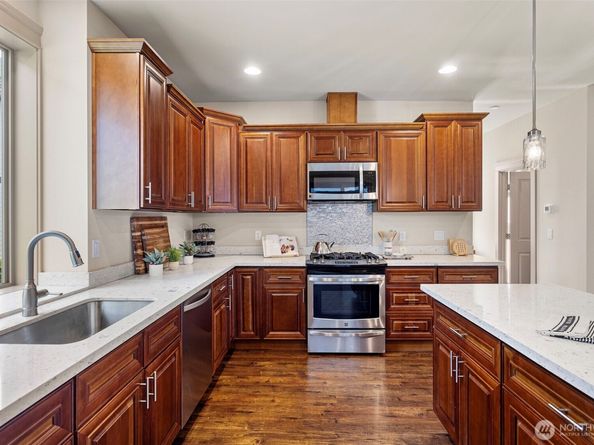 553 SE Andrews Street B, Issaquah WA 98027