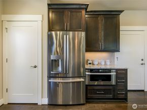 10905 102nd Avenue NE, Kirkland WA 98033