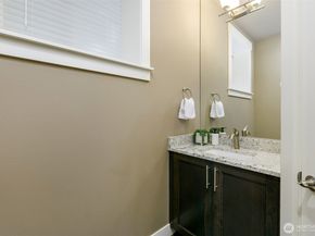 10905 102nd Avenue NE, Kirkland WA 98033
